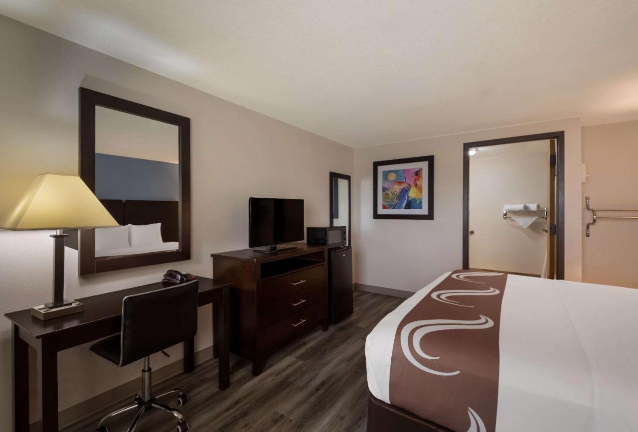 Quality Inn & Suites Раунд Рок Екстериор снимка